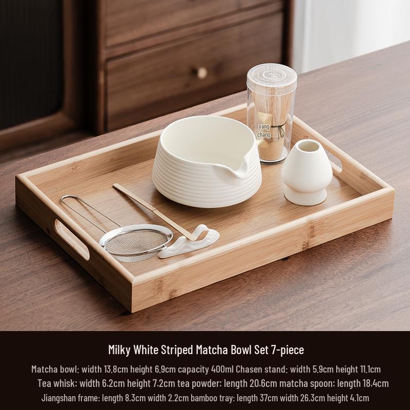 Ręcznie robiona duża japońska ceramiczna miseczka do matchy i zestaw trzepaczki