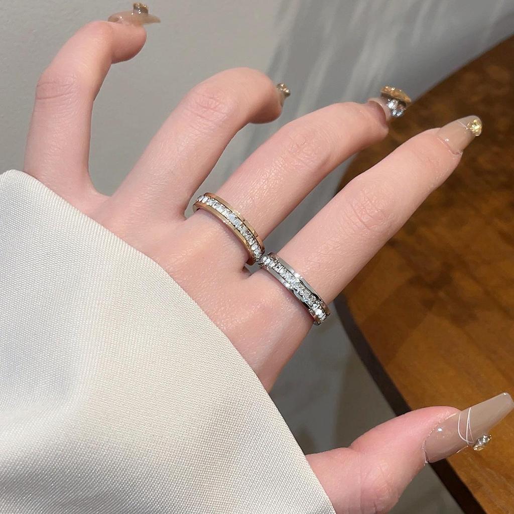 Women's High-End Titanium Steel Full Diamond Fashion Ring – Non-Fading, Versatile, Index Finger, Niche Design, Couple Style