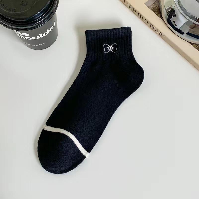 Women's Breathable Summer Cotton Ankle Socks - Black & White Boat Style, Sweat-Absorbent, Trendy Japanese Design, Ideal for College Sports.