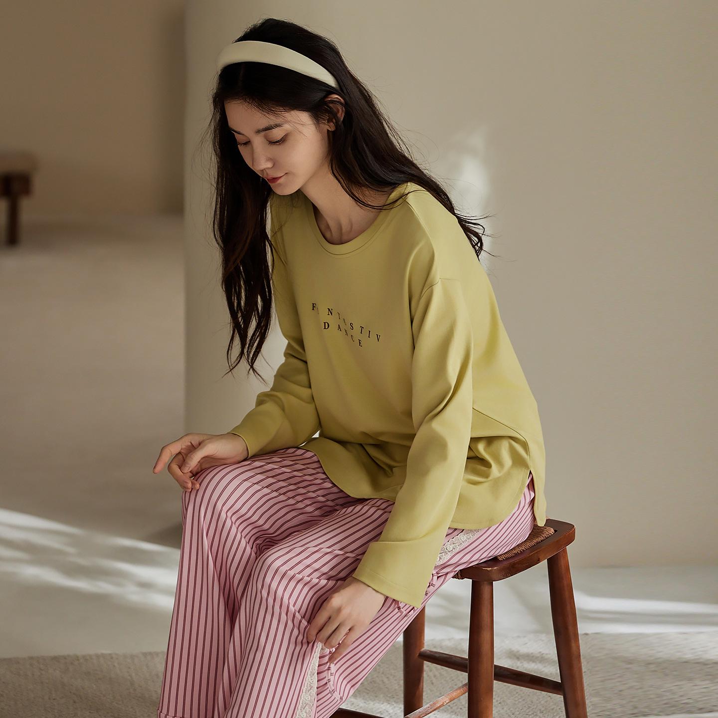 

Roushan Women s Cotton Pajamas Set: Autumn 2025 New Style, Long Sleeve & Pants, Casual, Round Neck, Loose Fit, Two-Piece Homewear. Medium