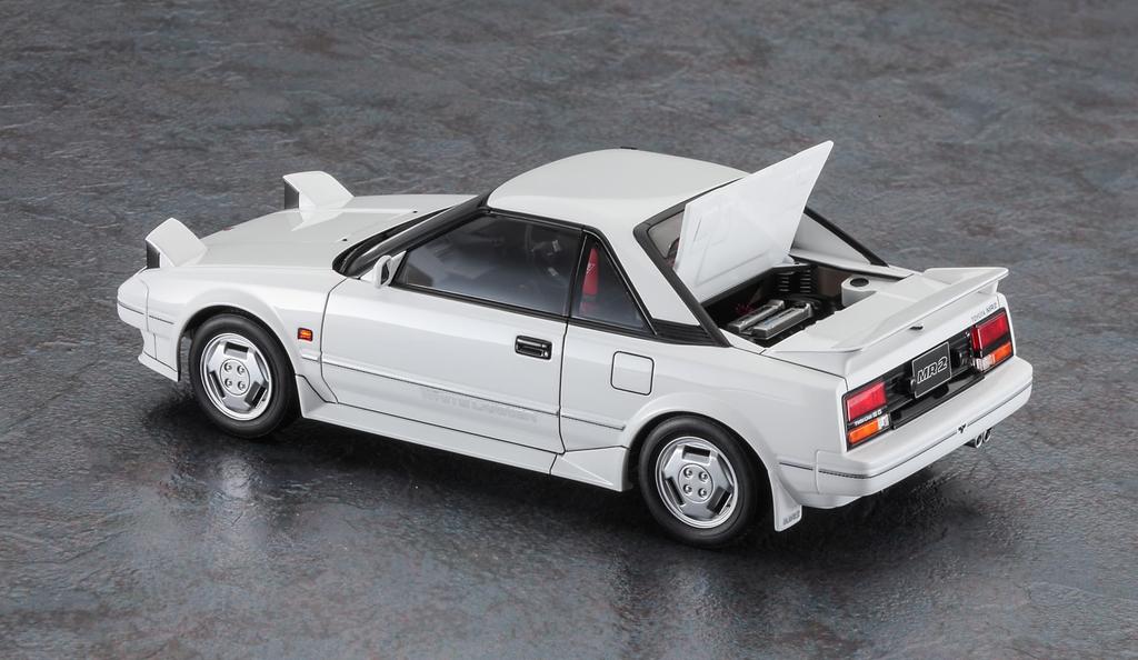Hasegawa Scale Toyota MR2 Early Model White Runner Plastic Model Kit 20656 1/24 (AW11)