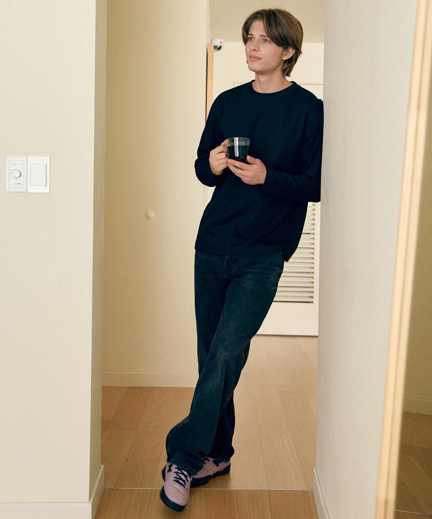 BASIC HOUSE Knit-Like Round Neck Long Sleeve T-Shirt Black Lzts6105