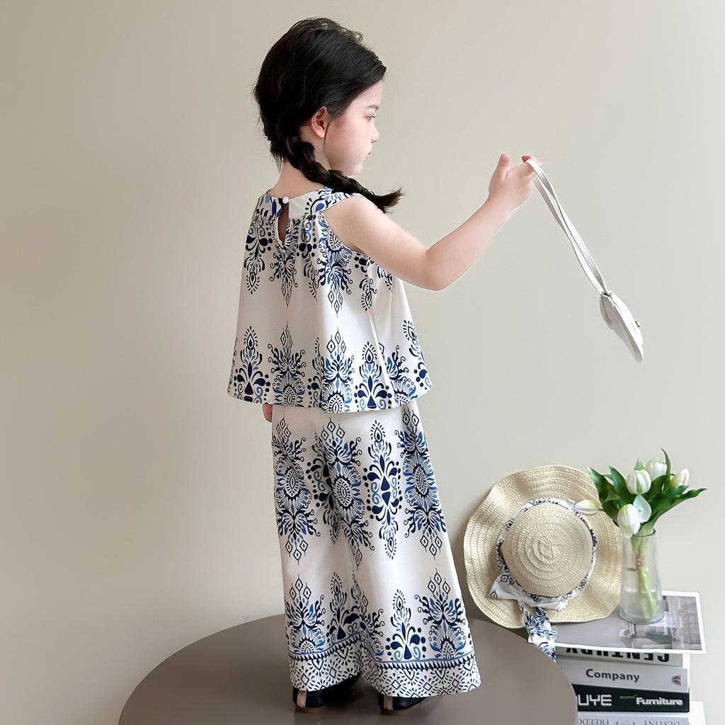 Girls' summer sleeveless neck set, new children's vacation style baby girl wide-leg pants, thin two-piece set