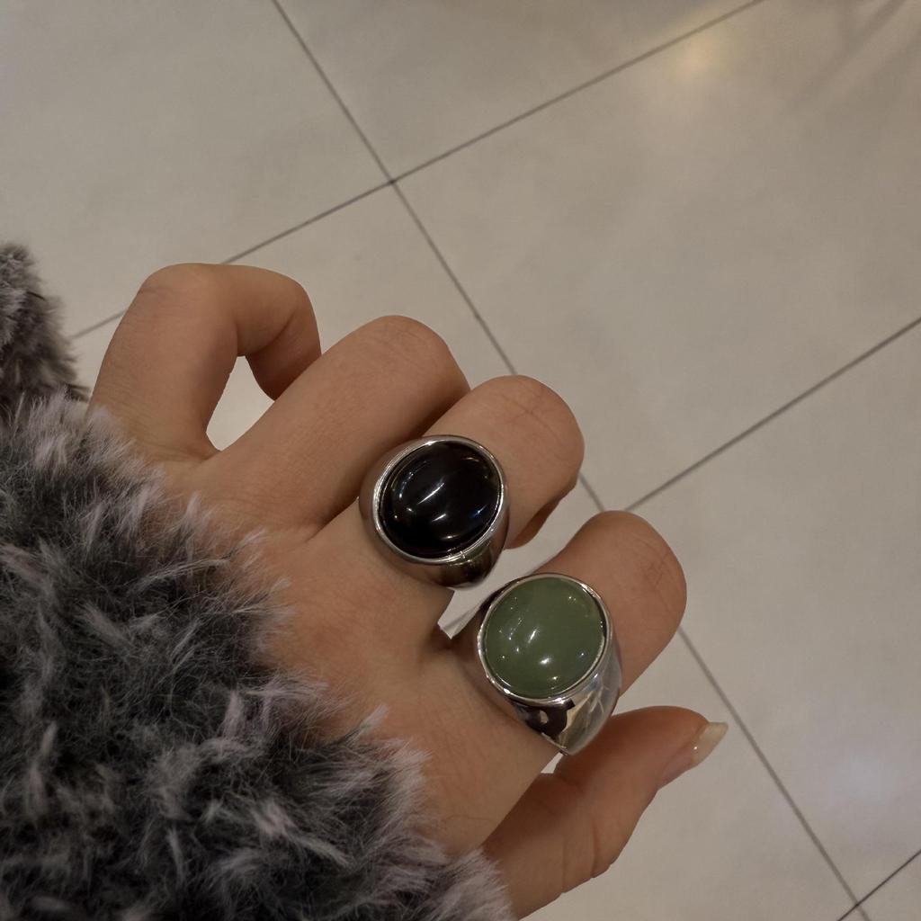Titanium Steel Oval Agate Stone Gold Ring - Women's Niche Fashion Accessory