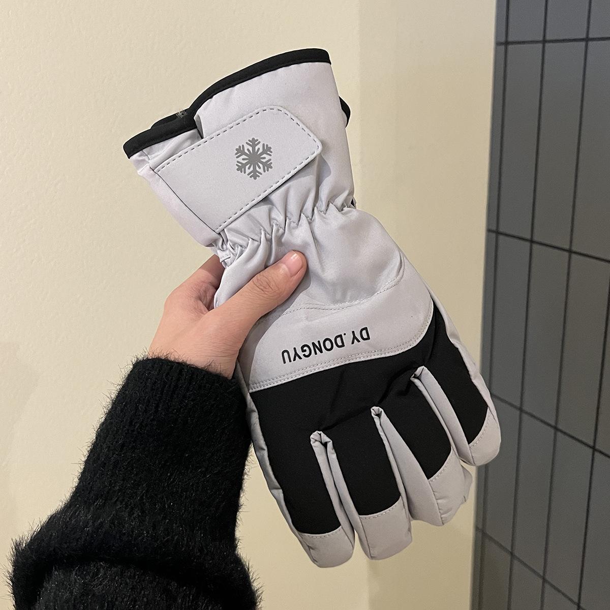 

Women In Winter Riding Plus Velvet and Thickening To Keep Warm, Windproof, Coldproof and Waterproof with Touch Screen Five-finger Couple Style One size