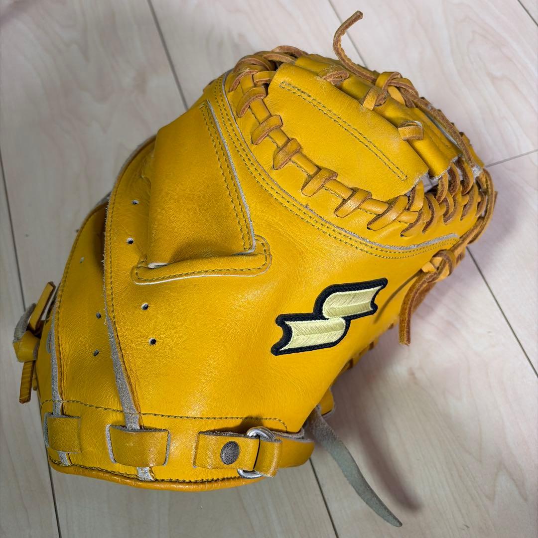 Used Only today! SSK ALL NINE Softball Gloves Yellow