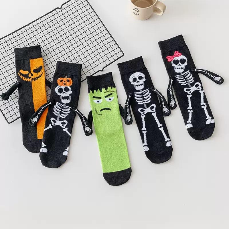 Fun Halloween Socks Spooky Magnetic Hand-Holding Hands Socks Creative Cute Bat Socks Mid-Calf Cotton Socks Couple Socks Gift