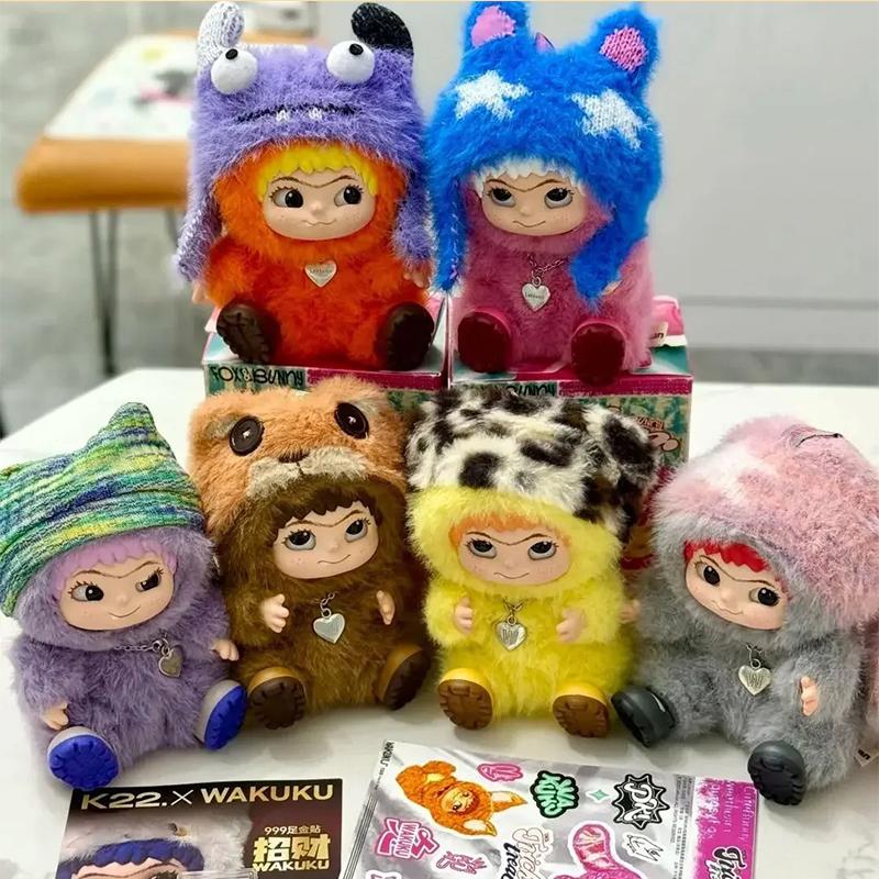 SHigh quality Wakuku fuzzy fashion fun party series blind box toy Kawaii action doll surprise box pendant decoration toy gift