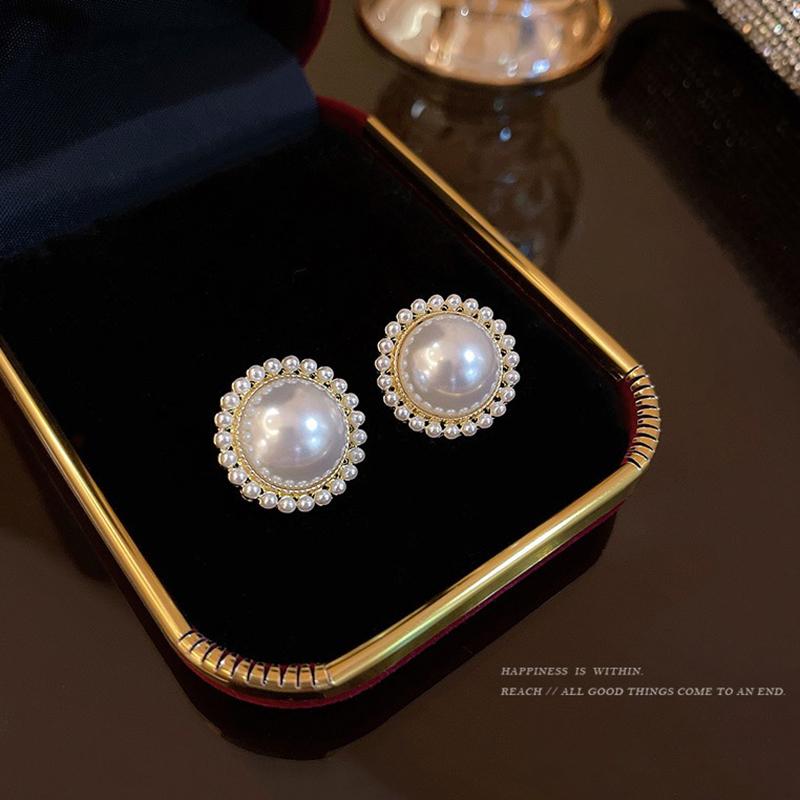 Trendy Style Imitation Pearl Design Stud Earrings For Women Exquisite Daily Wearable Jewelry Elegant Wedding Accessories