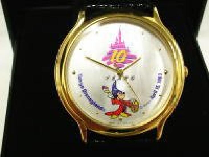 

Tokyo Disneyland 10th Anniversary 1993 Cast Member Exclusive Watch in Case TDL
