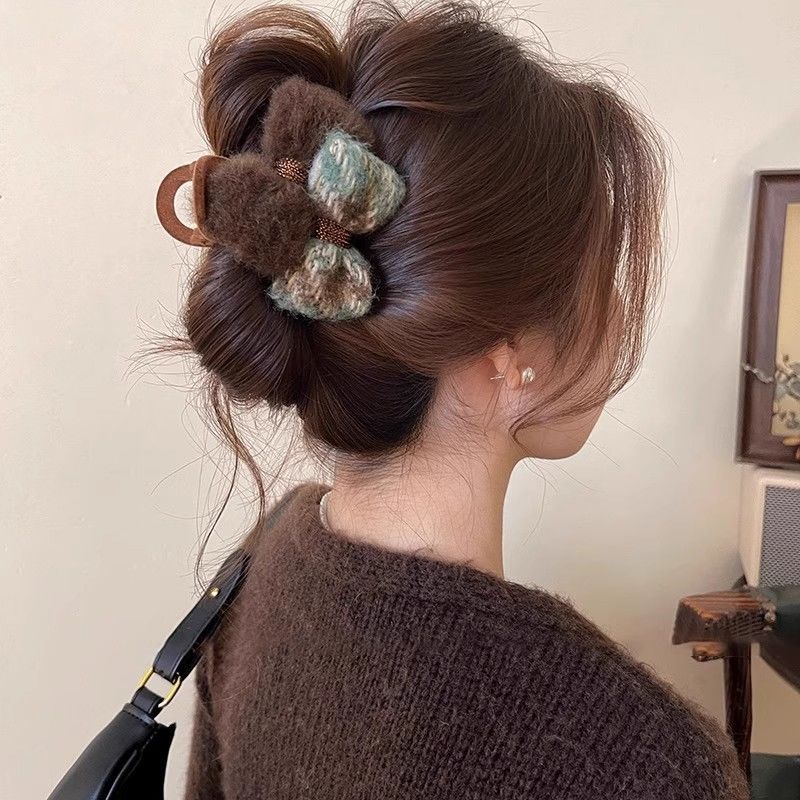 

1 шт. Плюшевая заколка-краб с бантом-бабочкой в стиле сяосянфэн, женственная, для волос, заколка-акула, осенне-зимнее премиальное украшение для головы