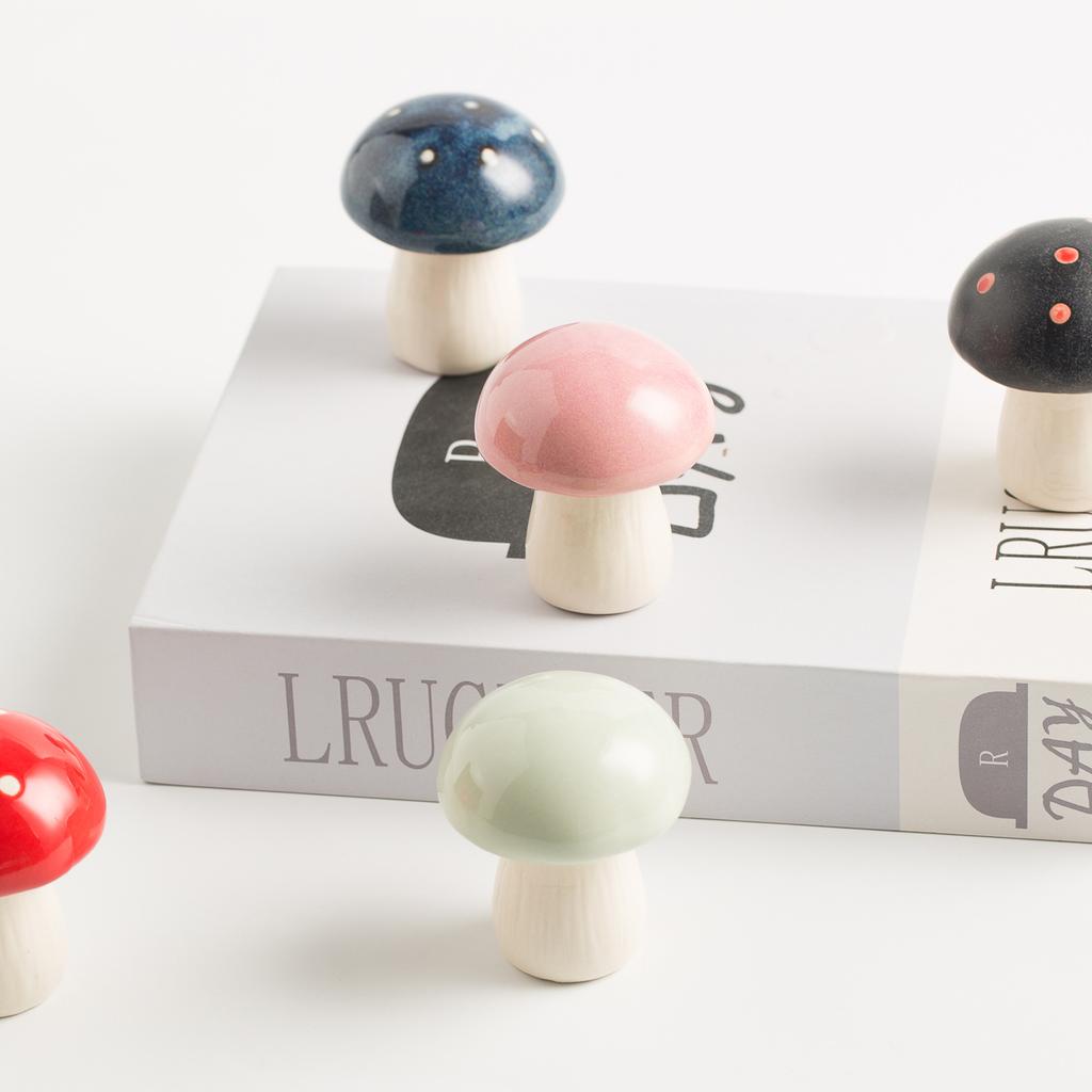 Creative Mushroom-Shaped Ceramic Handicrafts Office Desktop Ornament Home Entrance Decorative Ornament Tea Pet Screw Cap