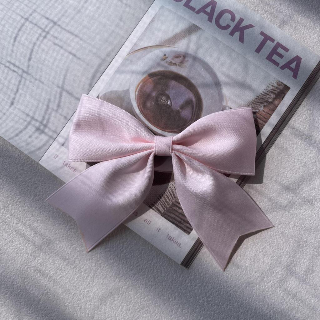 Sweet Pink Ballet Bow Brooch: Three-Dimensional, Age-Reducing Accessory for Girls