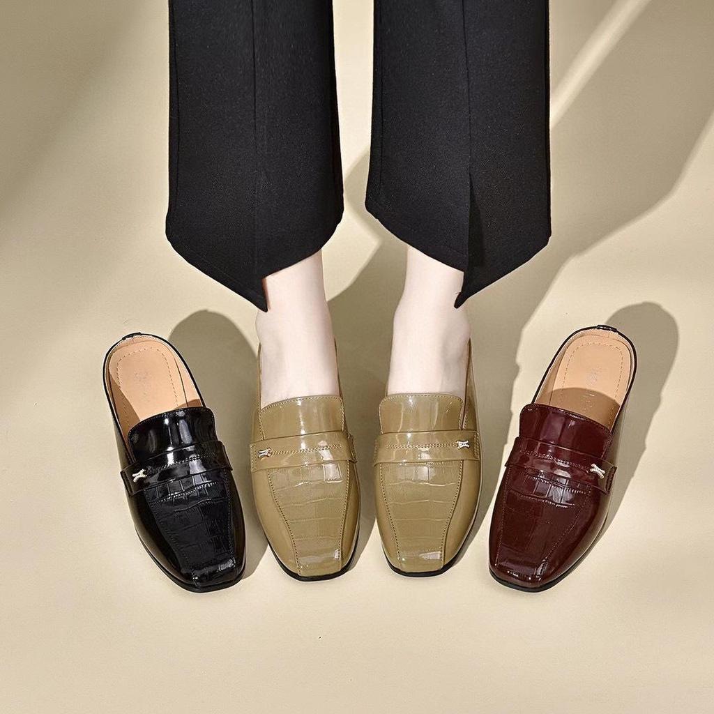 Women's 2024 Summer Chunky Heel Leather Loafer Sandals: Square Toe, Closed Toe, Simple Chic Design.