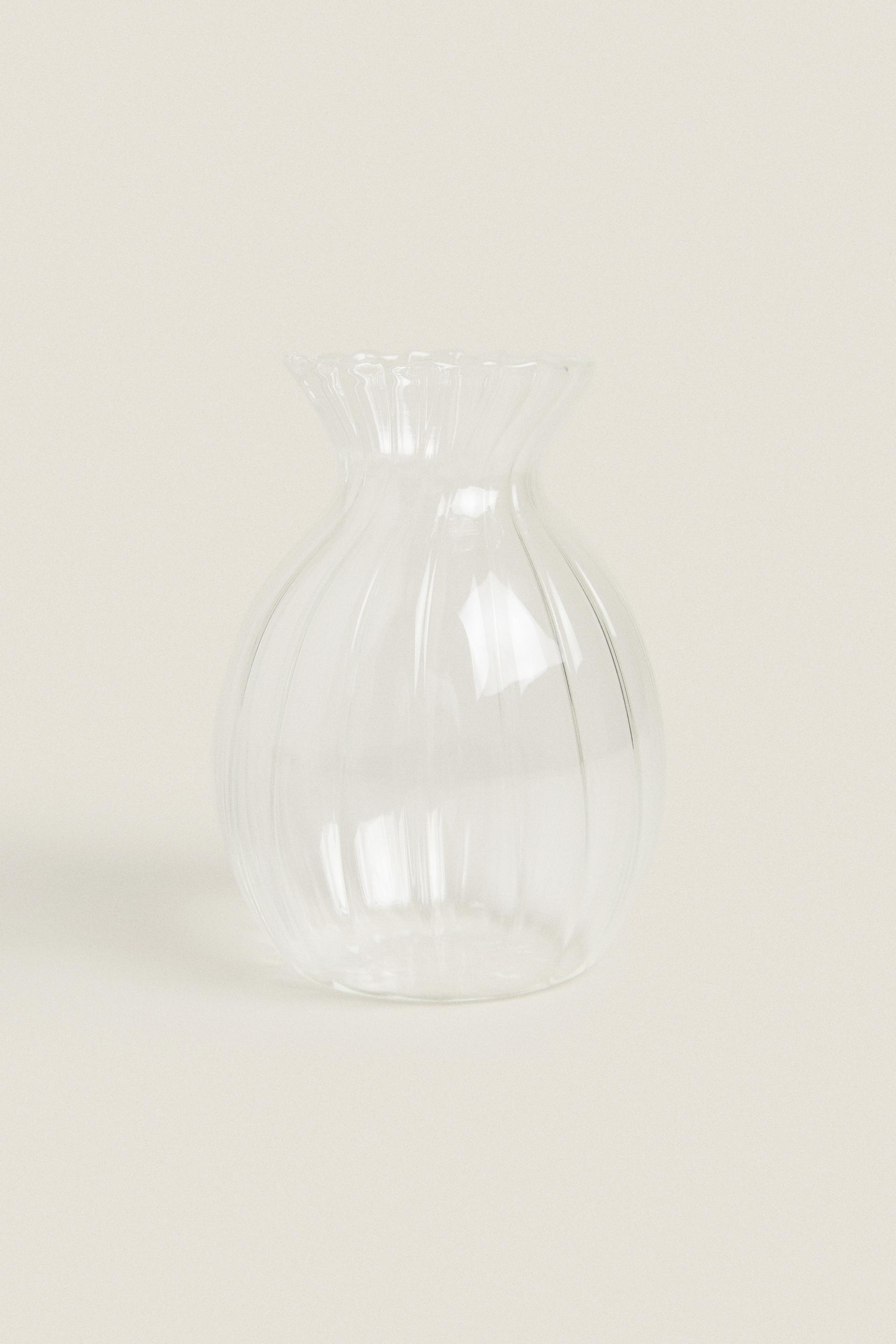 

ВАЗА ИЗ БОРОСИЛИКАТНОГО СТЕКЛА С ЛИНИЯМИ