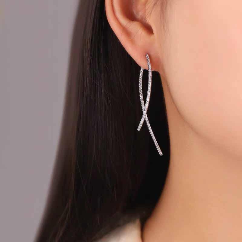 Celebrity Style Long Line Geometric Ear Studs – Women's Versatile European and American Fish Tail Earrings