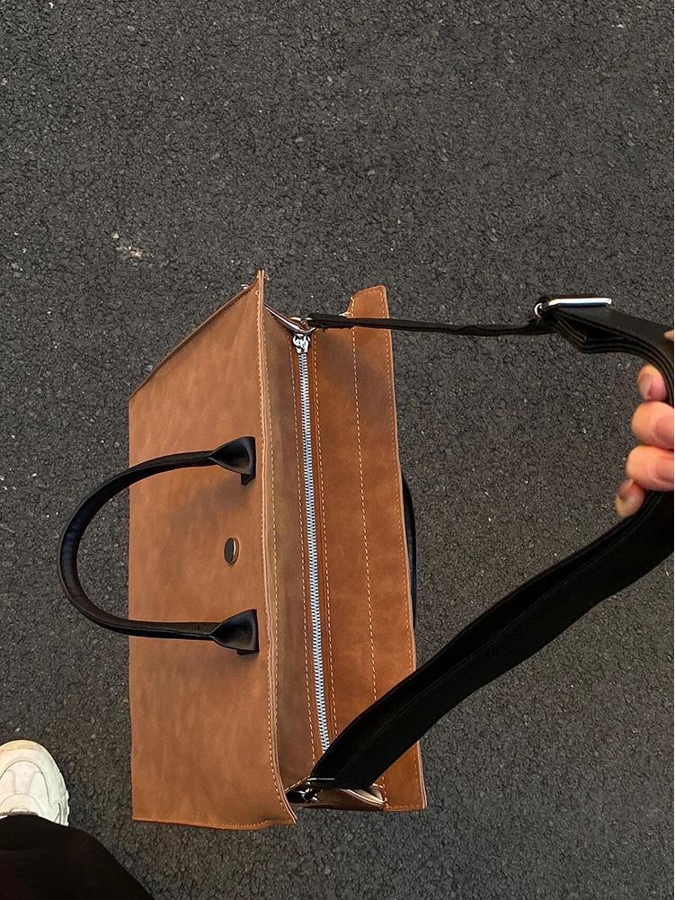 2022 Retro Black Frosted Large-Capacity Tote Bag: Versatile Shoulder/Crossbody Handbag for Autumn and Summer