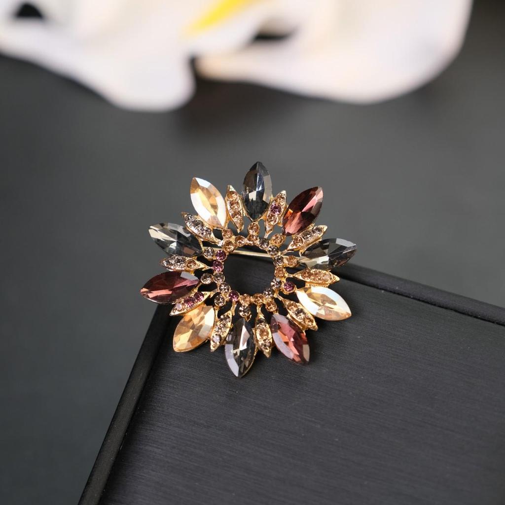 Elegant Rhinestone Crystal Wreath Brooch – Colorful Luxury Corsage Pin