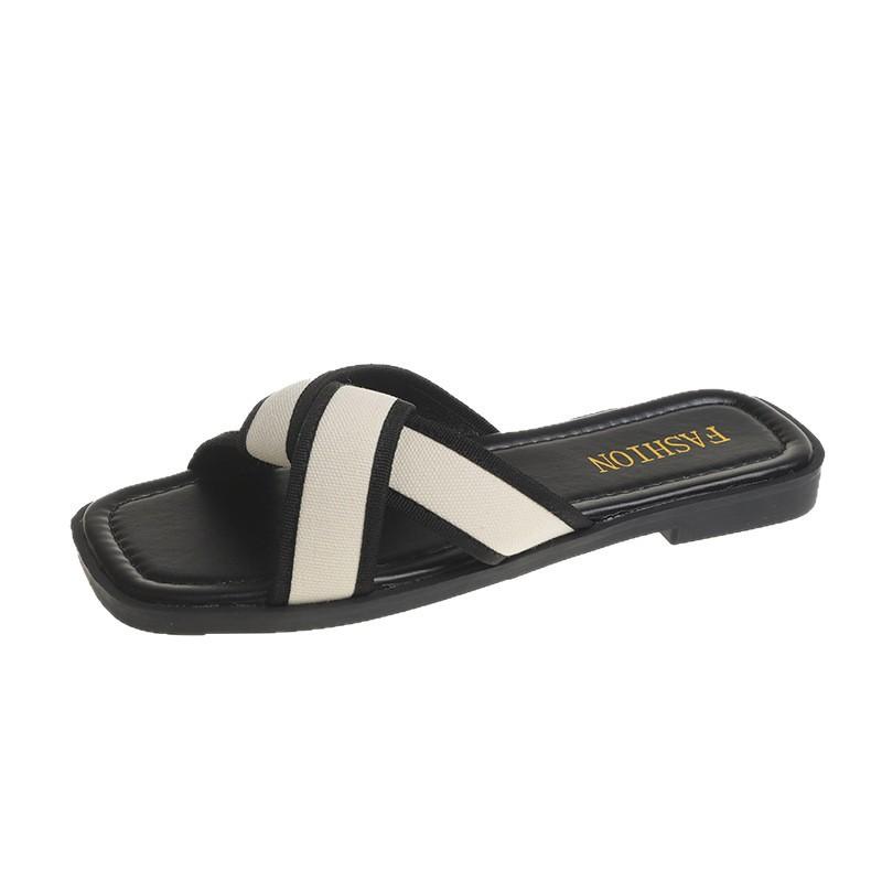 French high-end flat-bottomed cool slippers for women's summer wear Xiaoxiangfeng 2025 new Internet celebrity going out beach shoes