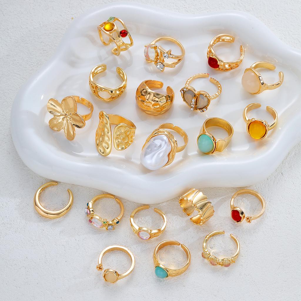 Vintage Gold Color Floral Gemstone Ring Set For Women Heart Hammered Texture Pearl Opal Inlaid Stackable Rings Trendy Jewelry