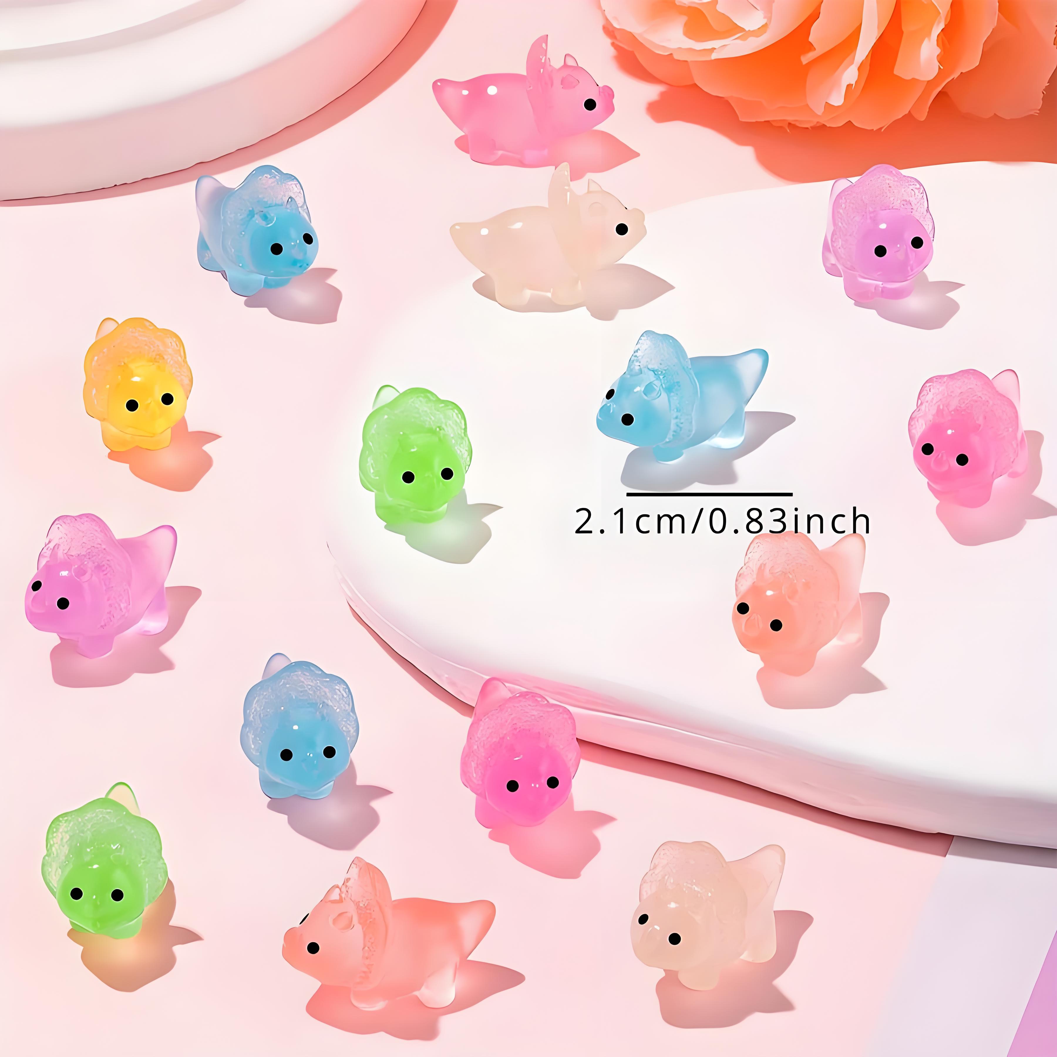 

10/20pcs Luminous Mini Dinosaur Glow in The Dark Tiny Triceratops Animal Figures for DO-IT-YOURSELF Fairy Garden Container W12146WW-