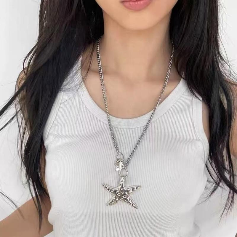 Retro Star Pendant Necklace Unique Necklace Exaggerated Metal Necklace Perfect for Youthful Fashion Enthusiasts