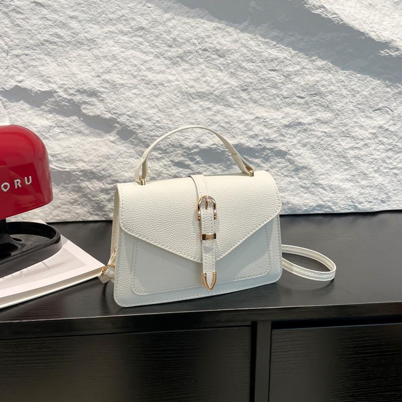 2025 New Korean Version of Versatile Messenger Bag, Foreign Fashion Small Bag, Simple and Trendy Messenger Handbag Women's Bag