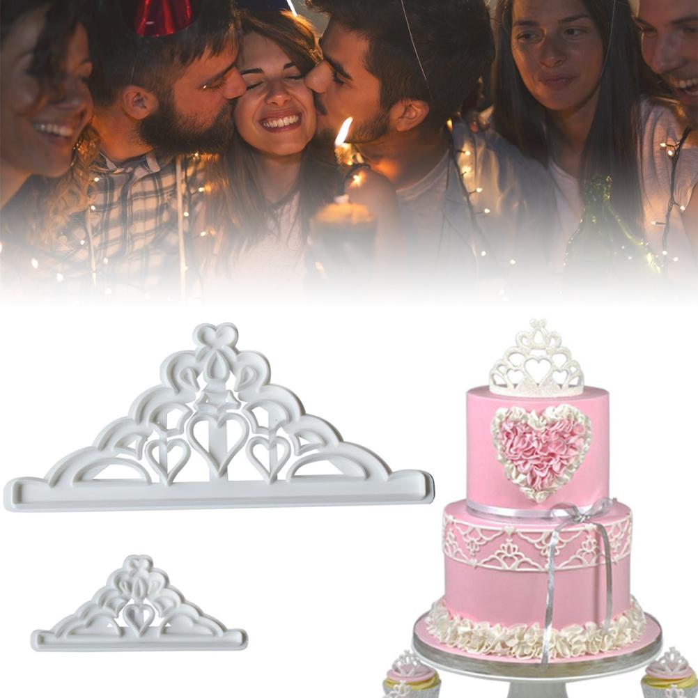 2PCS Crown Biscuit Cutter Set Crown Shape Cupcake Decorating Gumpaste Mould Kitchen Baking Tools for Dough Clay