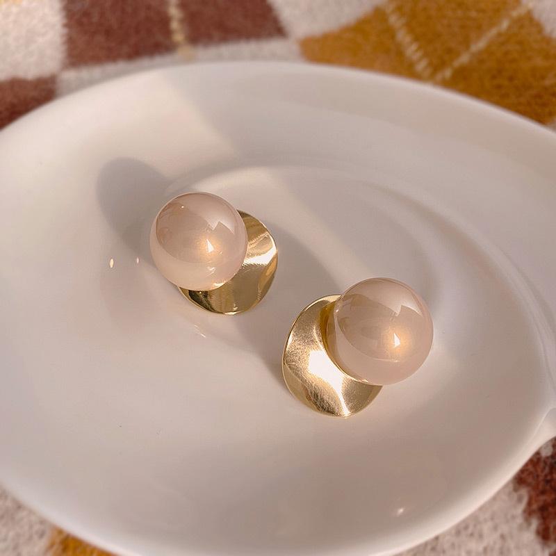 French Elegant Pearl Geometric Earrings Fashion Personality Design Sense Earrings Niche Light Luxury Temperament Earrings Women
