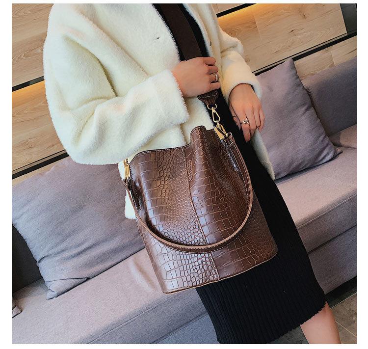 New Fashionable High-quality Crocodile Pattern Single Shoulder Crossbody Bag Feminine Bucket Bag Trendy
