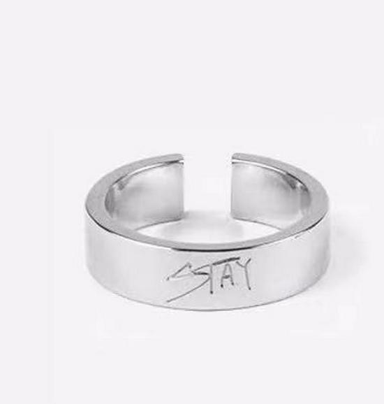 

Трендовый трансграничный набор колец с цветами – Регулируемое кольцо с дизайном букв, вдохновленное Ли Ёнбоком и Бан Чаном One Size