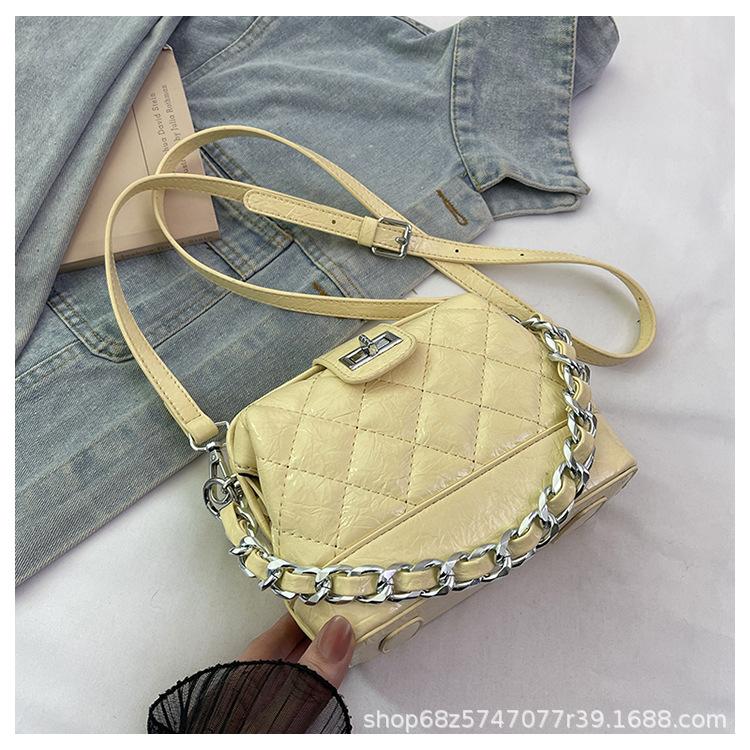 Bag Women's 2025 New Fashion Simple Casual Versatile Rhombus Hand Carry Chain One Shoulder Crossbody Clip Shell Bag