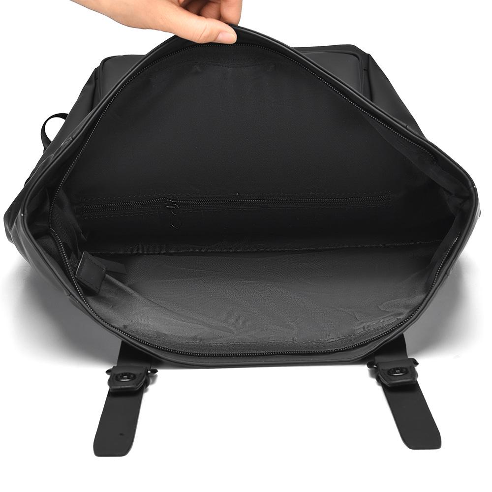 Mångsidig ryggsäck med stor kapacitet i enfärgad design för daglig pendling och resor