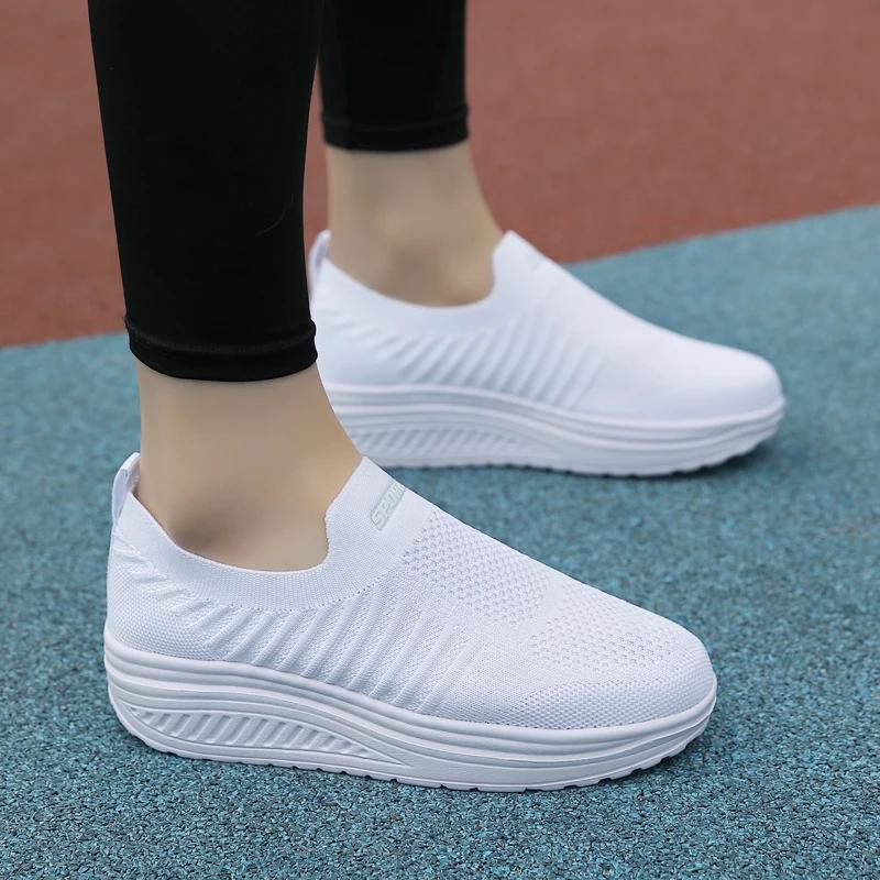 Ladies Non-Slip High Quality Walking Shoes Women Flying Weaving Fashion Breathable Mesh Flat Casual Shoes Sneakers Lightweight