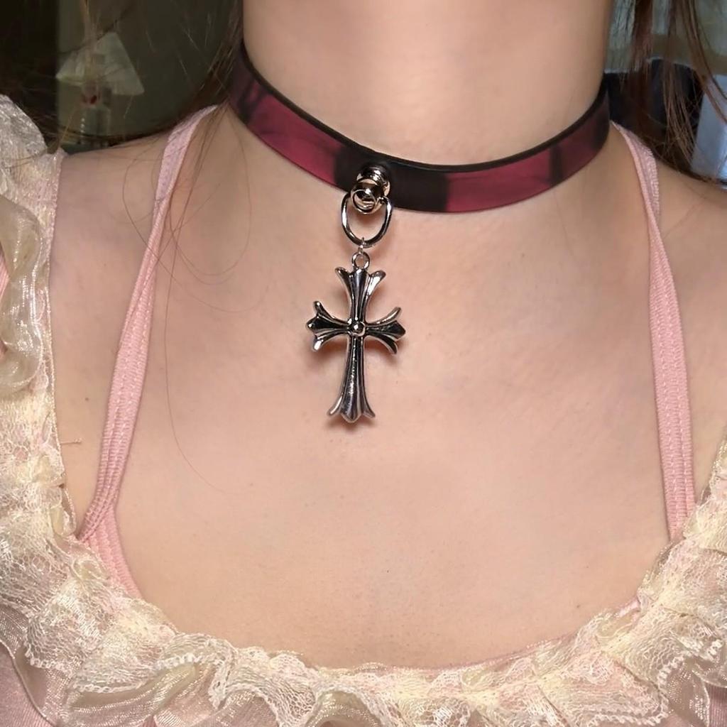 Chique Pittige Meisje Leren Bel Choker Ketting – Uniek Minderheidsontwerp