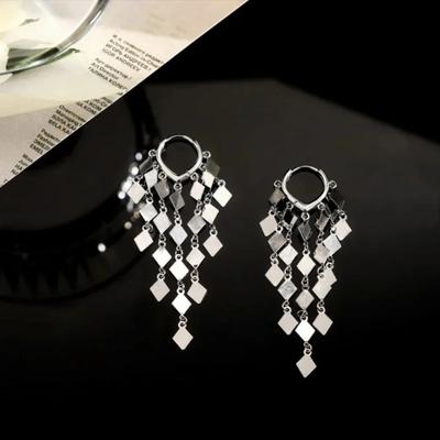 High-End Geometrische Wasserfall-Quaste Süß und Cool Nischen-Design Leichter Luxus Temperamentvolle Ohrringe für Damen.