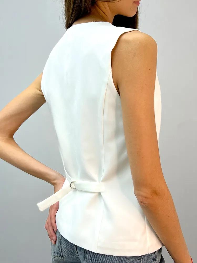 2025 Summer V-neck Vest: Women's Fashionable Buttoned Tank with Breathable Solid Color for Commuting - European & American Style