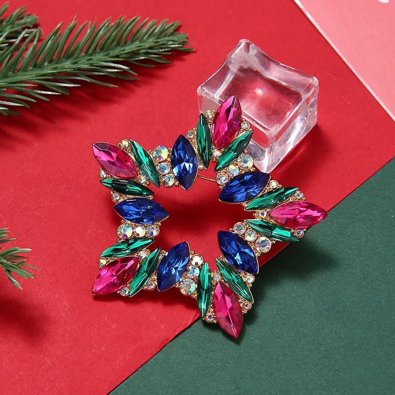 Exquisite Alloy Snowflake Reindeer Christmas Hat Brooch