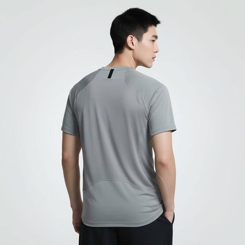 Nike Men's Short Sleeve T-Shirt