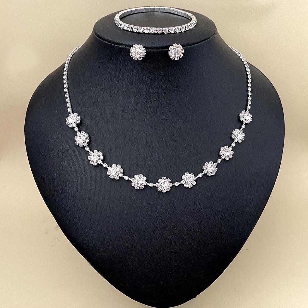 Elegant Rhinestone Tassel Jewelry Set: Necklace, Earrings, Bracelet – Perfect for Bridal or Banquet Wear