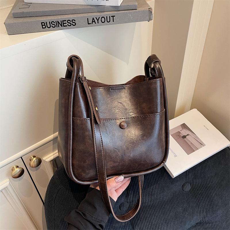 

Bucket bag women s autumn and winter 2025 new retro shoulder tote bag commuter versatile messenger mother bag кофейный
