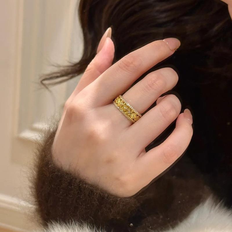 ცირკონი რეტრო სპილენძის მონეტის ბეჭედი მსუბუქი ფუფუნება მაღალი დონის მოდური მარტივი მრავალმხრივი დახვეწილი ნიშური დიზაინი პერსონალიზებული სამკაული ქალებისთვის