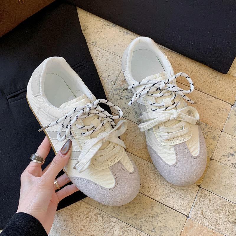 

Маленькие белые туфли повседневная спортивная женская обувь обувь для субборда обувь Форреста Гампа женская 2025 новая весна и лето популярная на плоской подошве немецкая тр 40