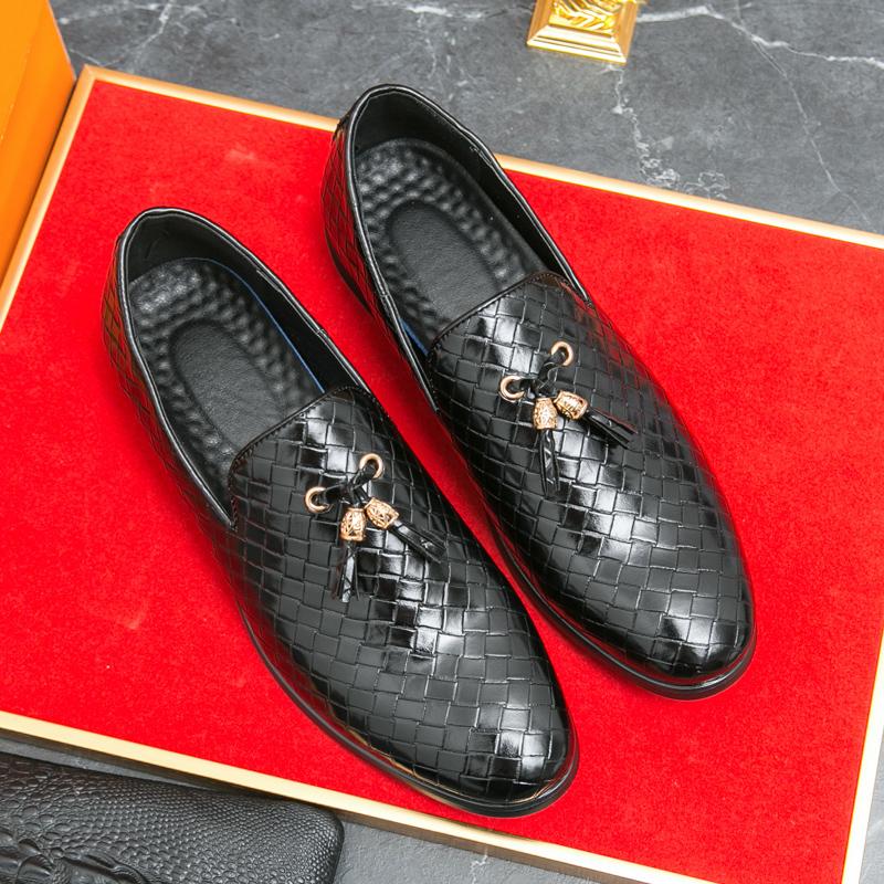 Fashion New Brown Tassel Loafers for Men Square Toe Black Slip-On Solid Business Oxford Shoes for Men Fashion Casual Party Dress Shoes