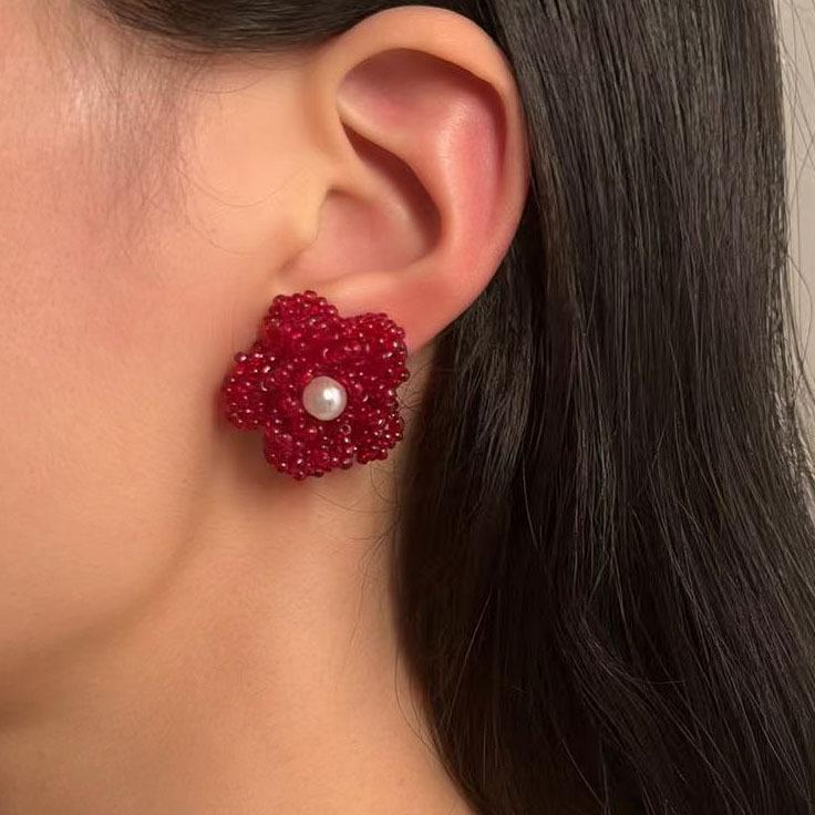 2024 autumn and winter, Ankara red handmade beaded imitation pearl flower stud earrings simple and versatile daily women's models