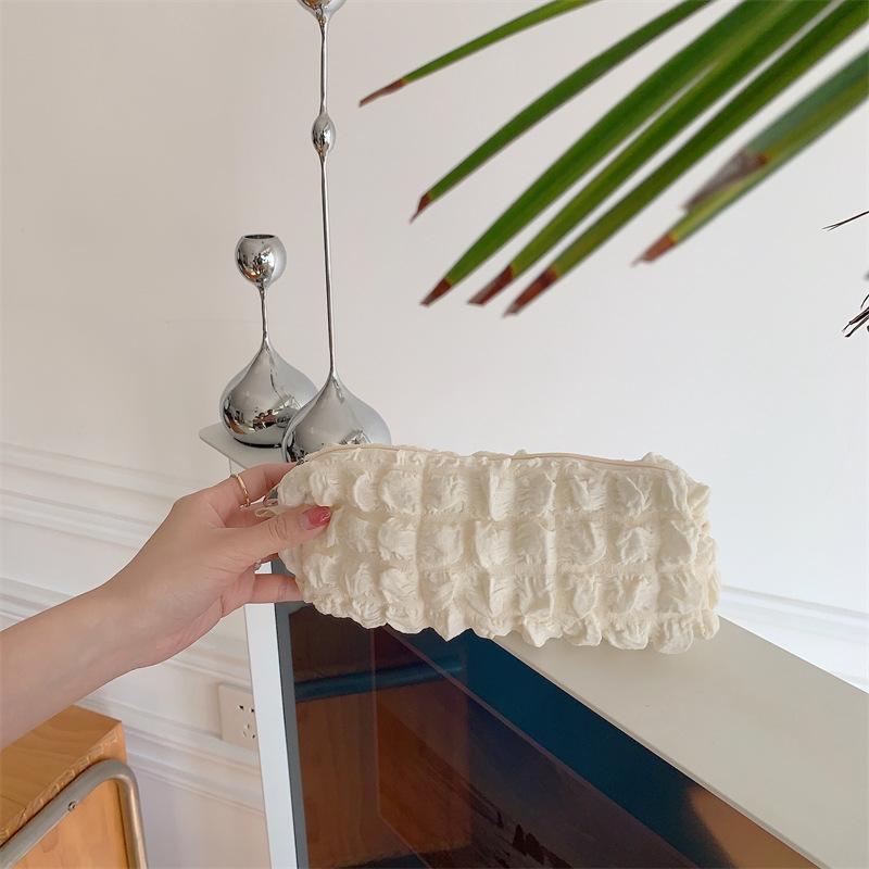 

Soft Ladies Bubble Pencil Bag Cosmetic Bag Girls Storage Bag Wrinkle Makeup Bag StyleA