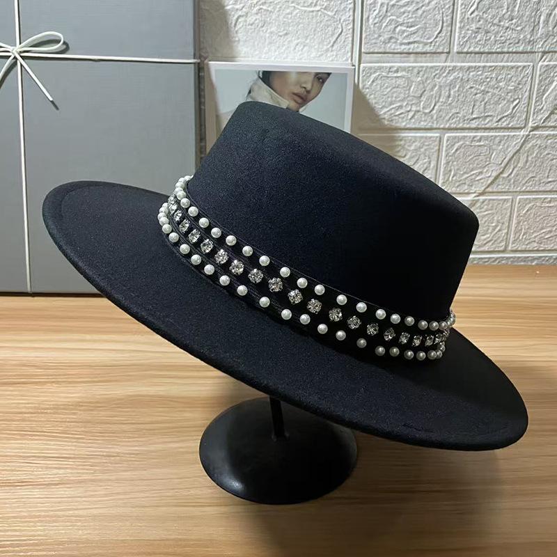 Autumn and Winter New French Pearl Flat Top Top Hat Female Hepburn Style Retro British Style Jazz Hat Woolen Sun Hat Tide