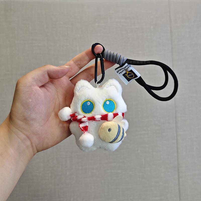 Popular Squeak Cute Hug Little Fish Big Eyes Black Cat White Cat Pendant Plush Doll Pendant Keychain Perfect Gift