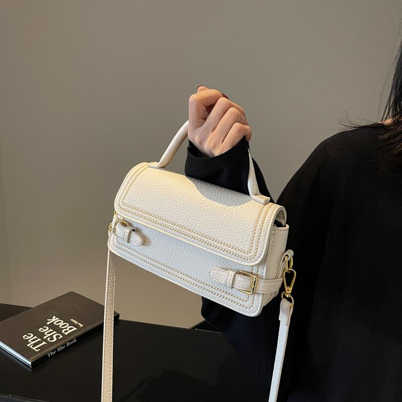 Retro Small Bag Women's Autumn and Winter Versatile 2025 New Fashion Shoulder Messenger Bag Women's Simple Portable Small Square Bag