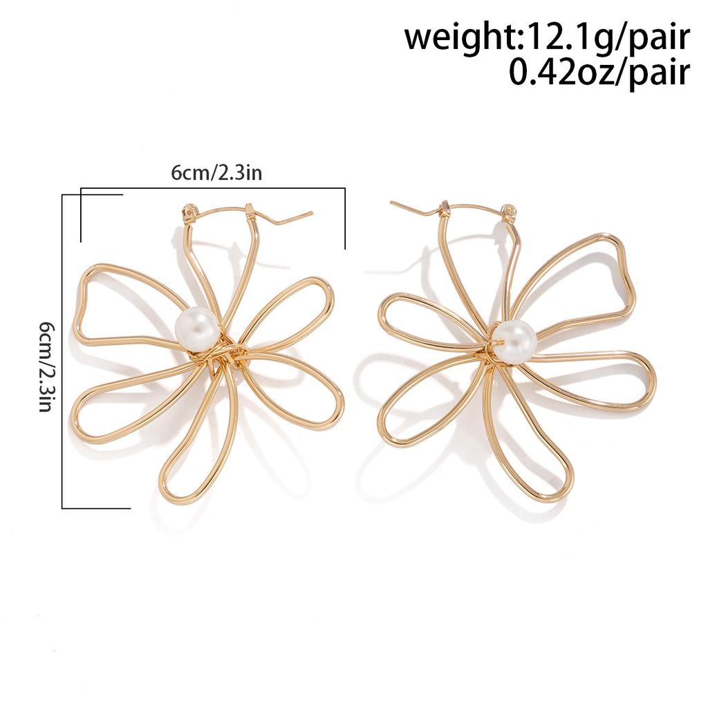Exaggerated love flower long metal stud earring design sense Wrapped flower earrings earring design suitable for women's daily wear